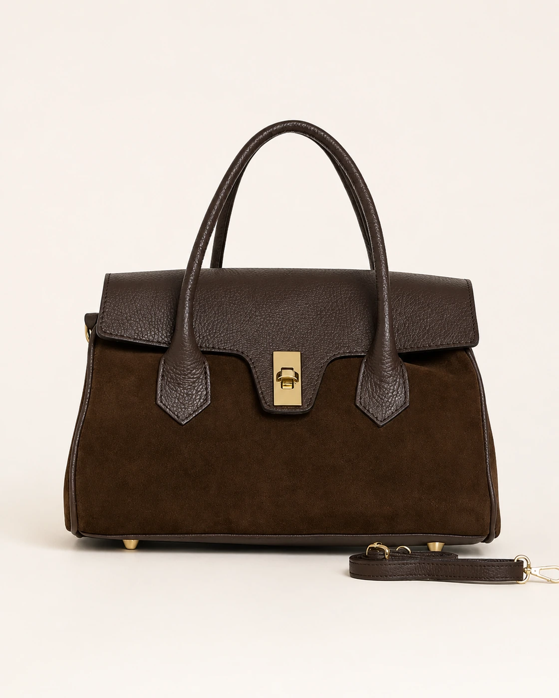 Borsa con patta 01 — front view